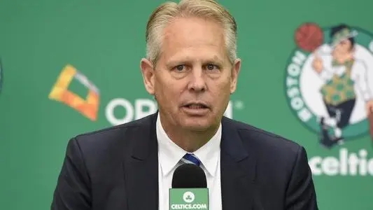 丹尼·安吉个人介绍