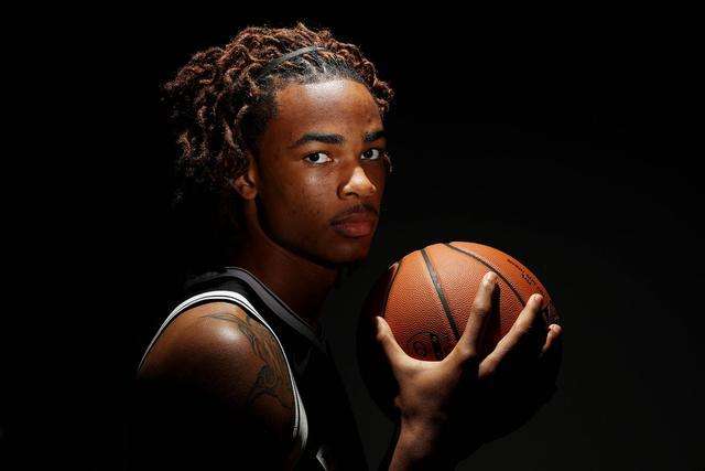 克拉克斯顿个人介绍