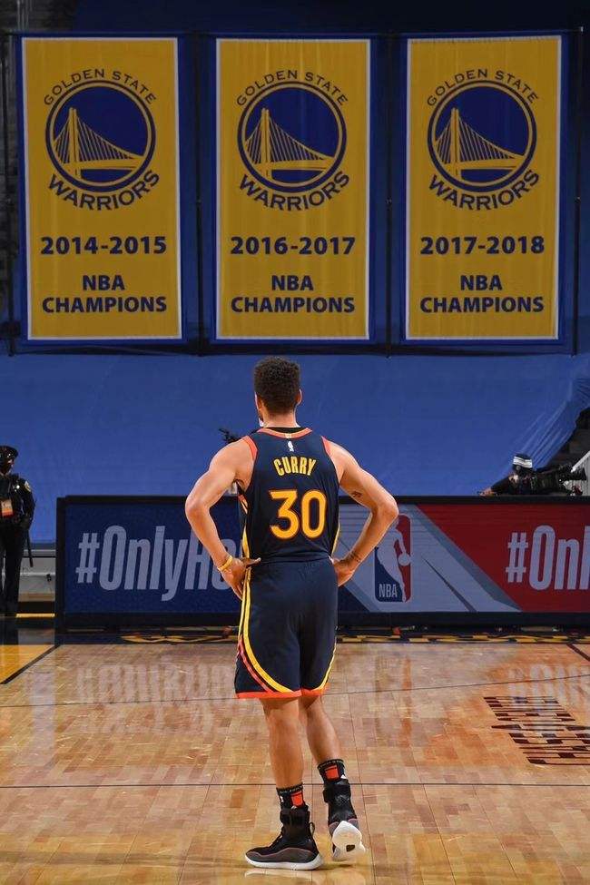 金州勇士退役球衣号码一览