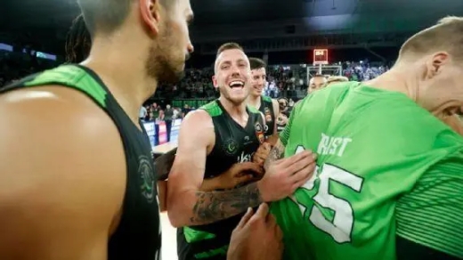 NBL布里斯班子弹vs东南墨尔本凤凰比赛结果