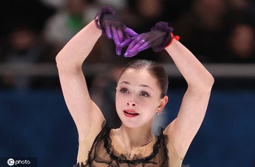 卡米拉-瓦利耶娃个人介绍