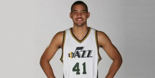 特雷-莱尔斯个人介绍