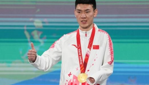 梁景怡哪里残疾