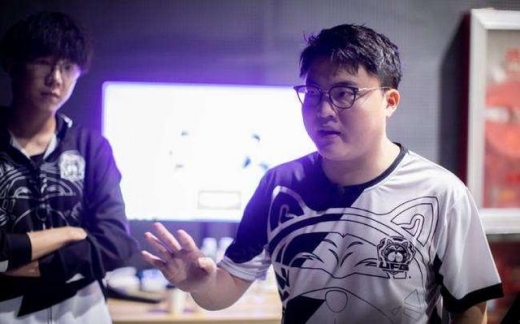 2022Uzi简自豪去了哪里