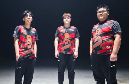 黄任行wayward选手年龄介绍