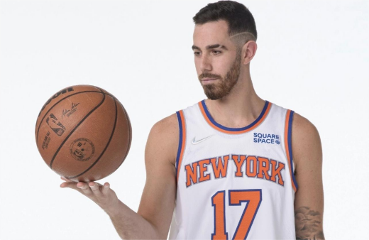 卢卡维尔多萨个人介绍