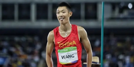 王嘉男尤金世锦赛夺得首金