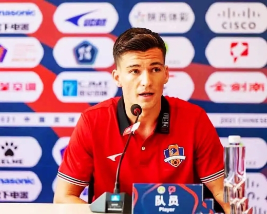 劳烈斯是哪国人