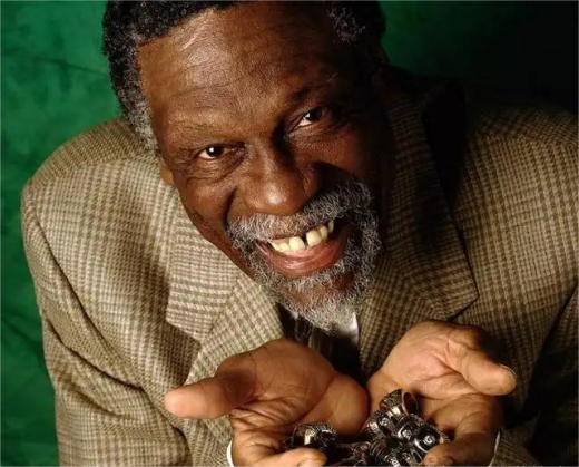 拉塞尔11个总冠军戒指在哪个队